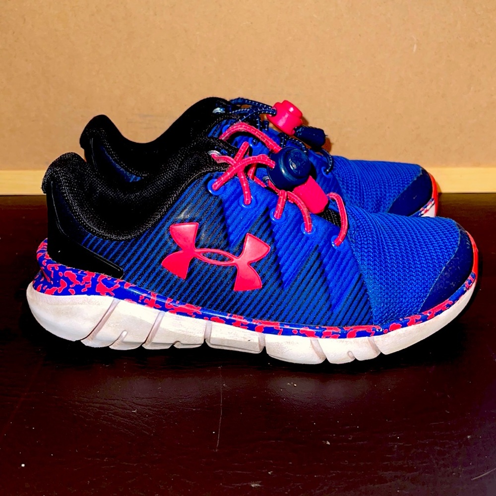 Underarmor boys shoes